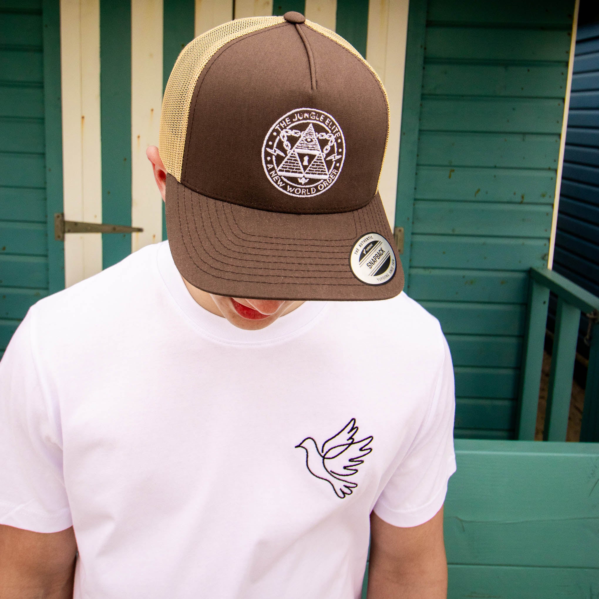 White Dove Clothing T-Shirt with brown Junglist cap
