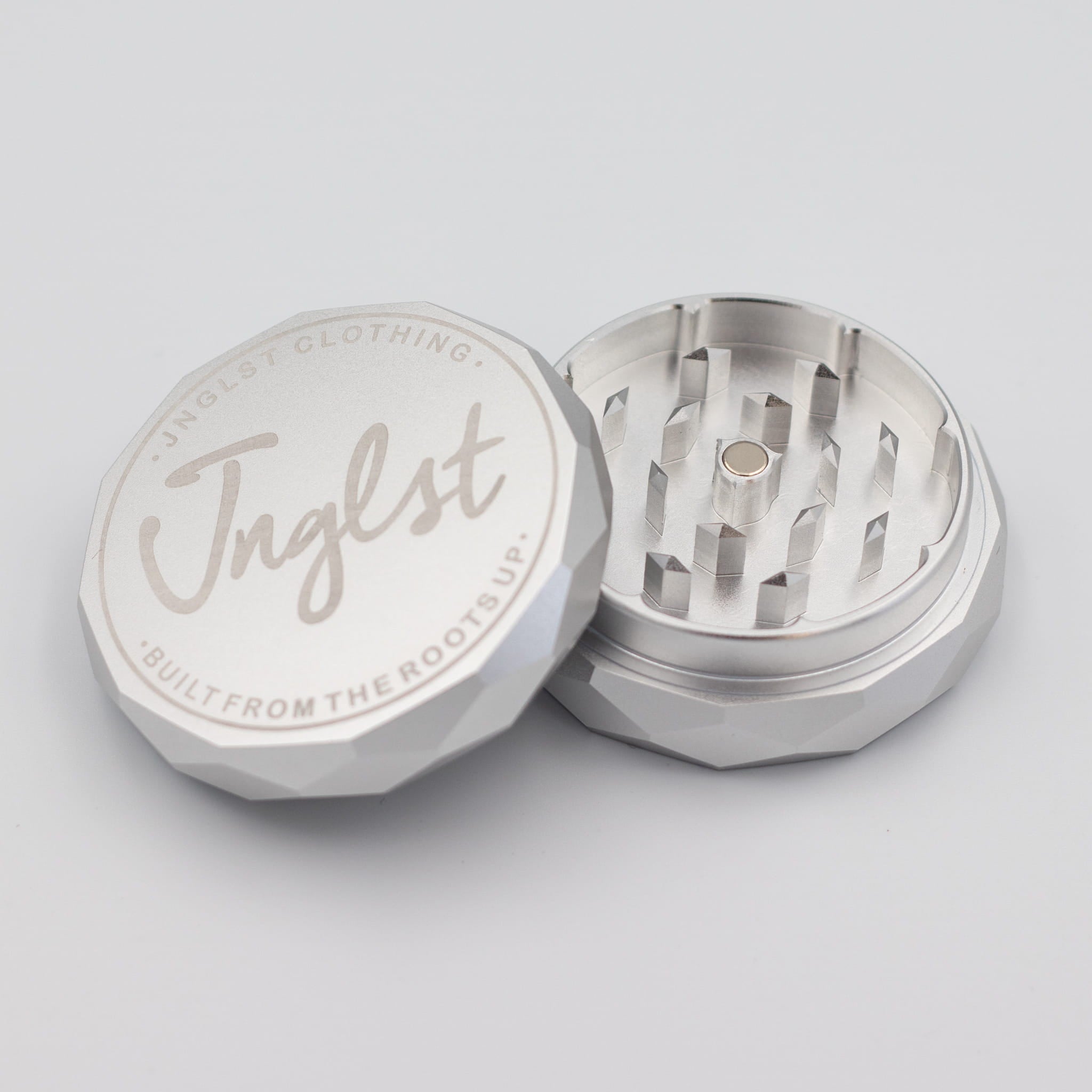 Junglist Pyramid Grinder (2 Piece)